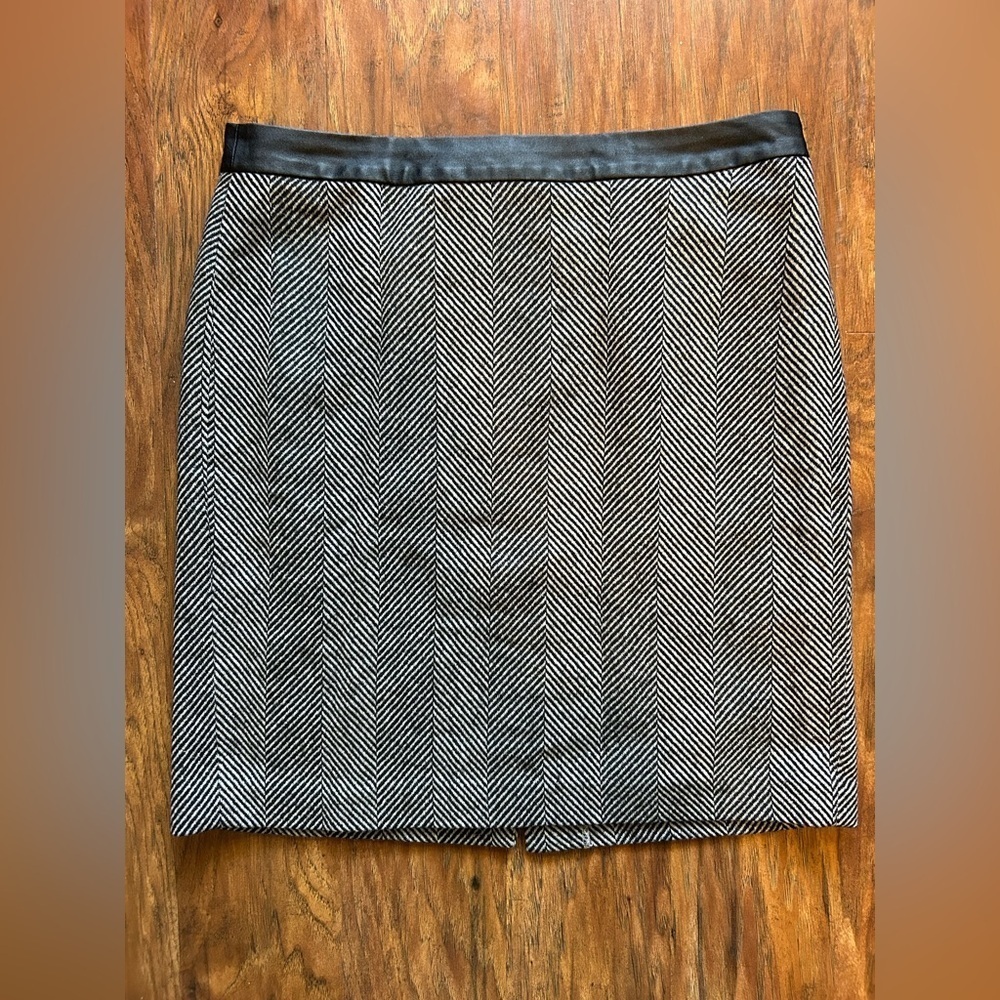 Pencil Skirt in Grey and Black Herringbone Print Prefect For Work